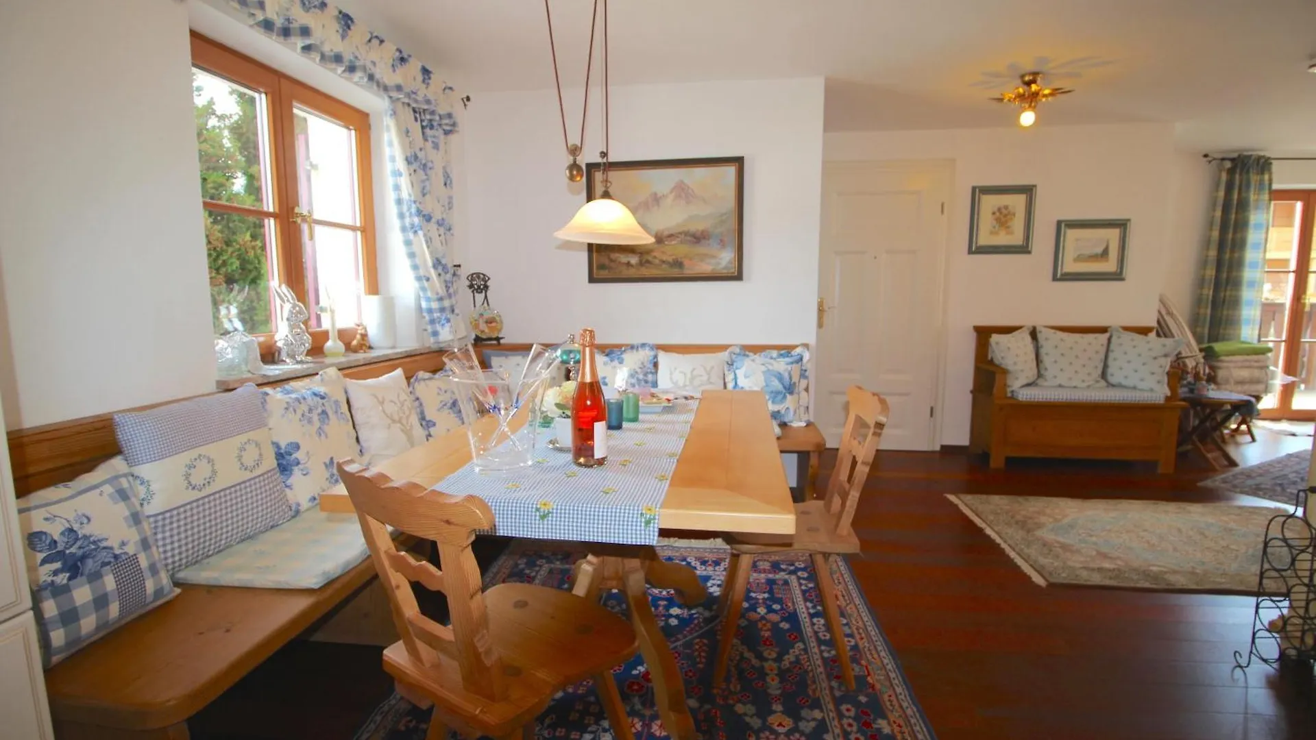 Apartment Himmelschloesschen & Chalet Rose Garmisch-Partenkirchen